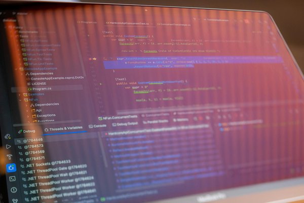 Comment un jeu de simulation de construction peut-il enseigner les principes de l'architecture écologique ?